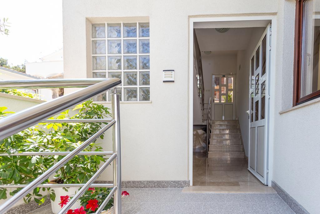 Apartments In Villa Top โตรกีร์ ภายนอก รูปภาพ