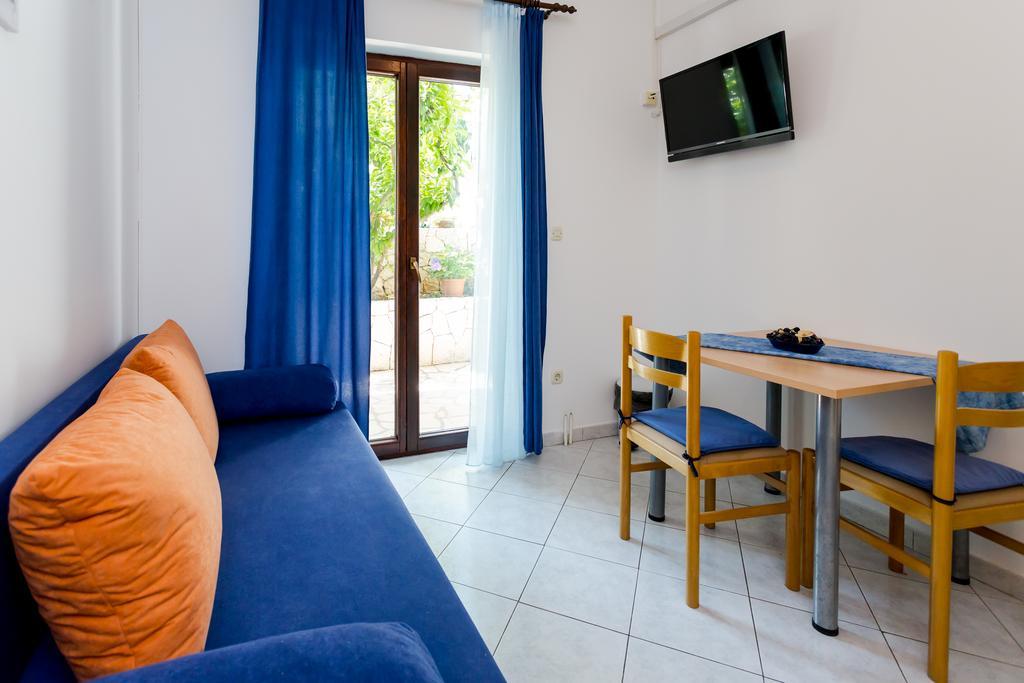 Apartments In Villa Top โตรกีร์ ภายนอก รูปภาพ