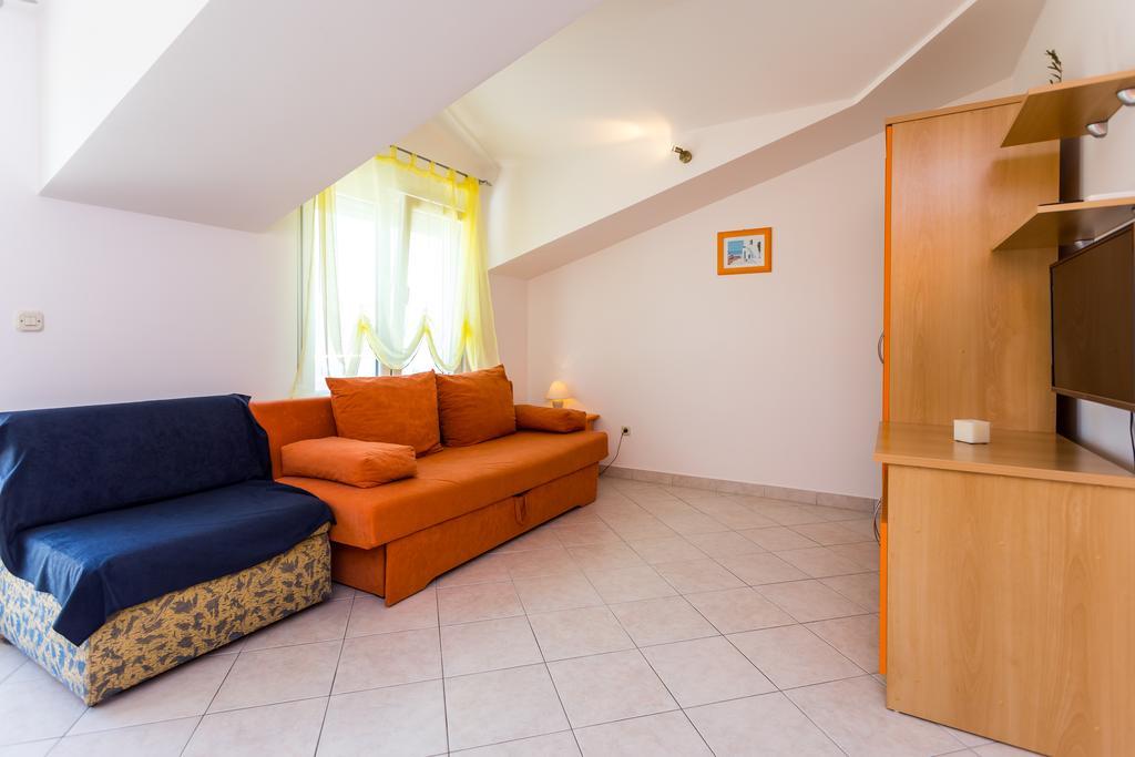 Apartments In Villa Top โตรกีร์ ภายนอก รูปภาพ